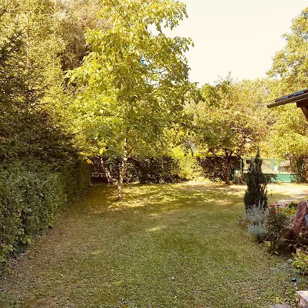 Rev1 Vendeghaz アパート