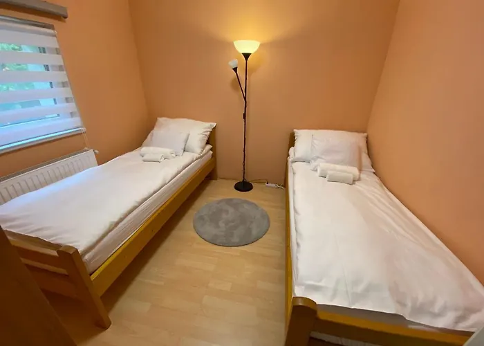 Rev1 Vendeghaz דירה *